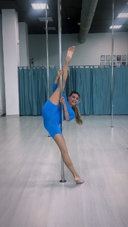 Regina Todorenko feet photo thumbnail