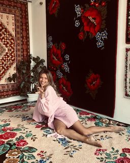 Regina Todorenko feet photo thumbnail