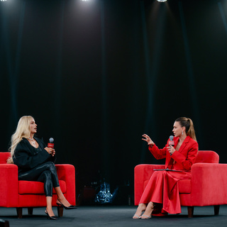 Regina Todorenko feet photo thumbnail