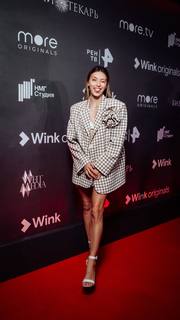 Regina Todorenko feet photo thumbnail