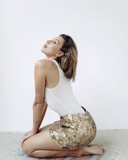 Regina Todorenko feet photo thumbnail