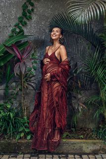 Regina Todorenko feet photo thumbnail