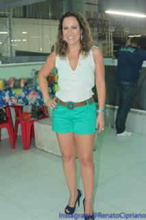 Regina Volpato feet photo 3