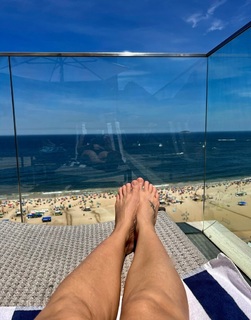 Regina Volpato feet photo 9