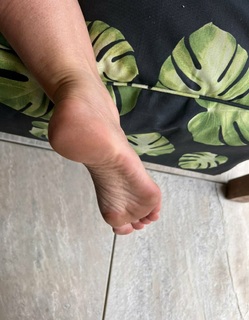 Regina Volpato feet photo 6