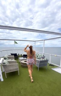 Regina Volpato feet photo 4