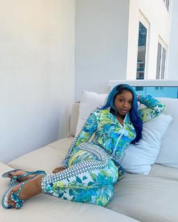 Reginae Carter feet photo 6