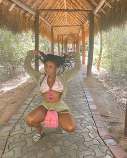 Reginae Carter feet photo 4