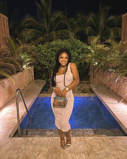 Reginae Carter feet photo 3