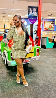 Reginae Carter feet photo 9