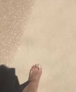 Reina Hardesty feet photo 2