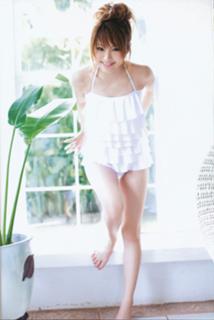 Reina Tanaka feet photo 1