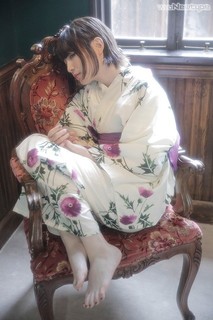 Reina Ueda feet photo 2