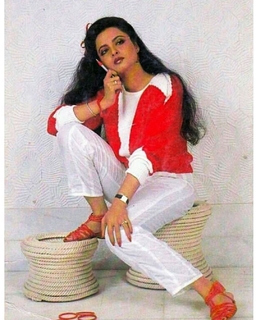 Rekha feet photo 3