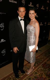 Rena Sofer feet photo thumbnail