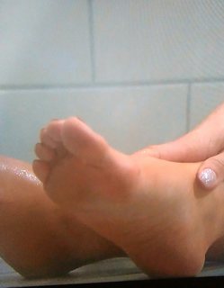 Rena Sofer feet photo thumbnail