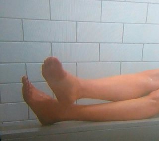 Rena Sofer feet photo thumbnail