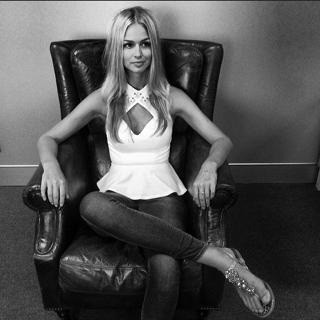 Renae Ayris feet photo 2