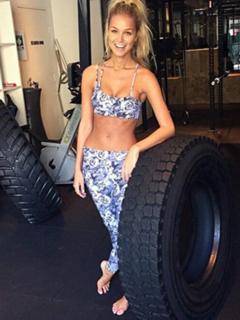 Renae Ayris feet photo 5