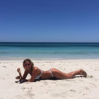 Renae Ayris feet photo 18