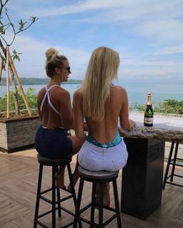 Renae Ayris feet photo 16