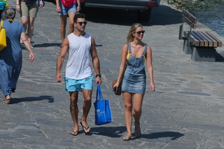 Renae Ayris feet photo 10