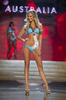 Renae Ayris feet photo 2