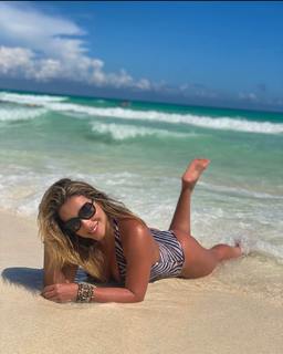 Renata Dominguez feet photo 3