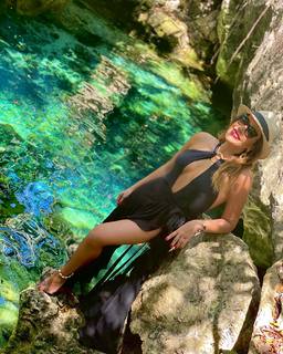 Renata Dominguez feet photo 3