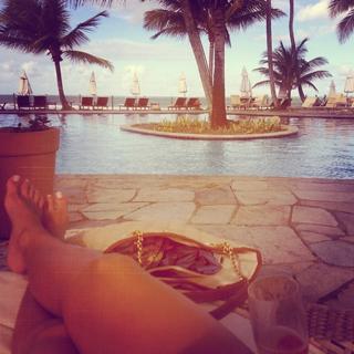 Renata Dávila feet photo thumbnail