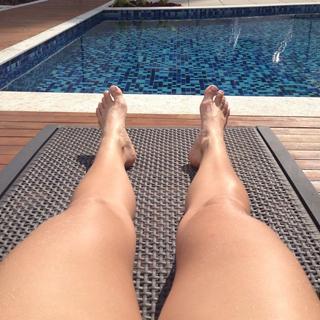 Renata Dávila feet photo thumbnail