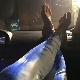 Renata Dávila feet photo thumbnail