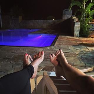 Renata Dávila feet photo thumbnail