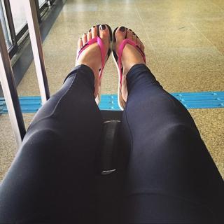 Renata Dávila feet photo thumbnail