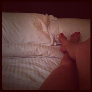 Renata Dávila feet photo thumbnail