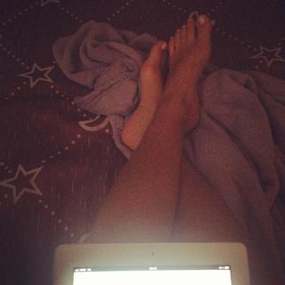 Renata Dávila feet photo thumbnail