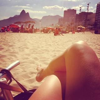 Renata Dávila feet photo thumbnail