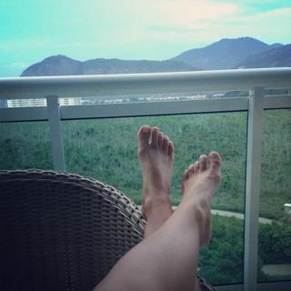 Renata Dávila feet photo thumbnail