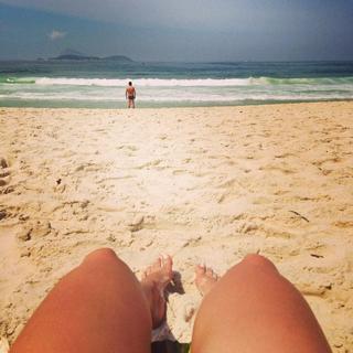 Renata Dávila feet photo thumbnail