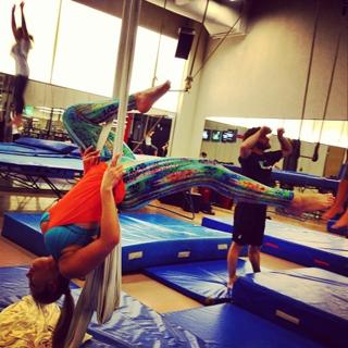 Renata Dávila feet photo thumbnail