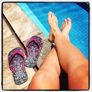 Renata Dávila feet photo thumbnail