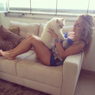 Renata Dávila feet photo thumbnail