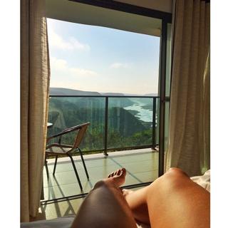 Renata Dávila feet photo thumbnail