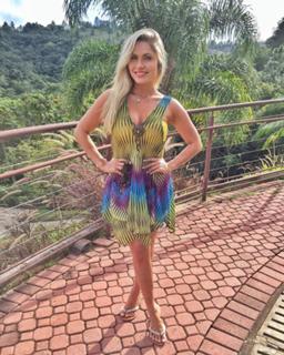 Renata Dávila feet photo thumbnail