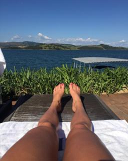 Renata Dávila feet photo thumbnail