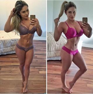 Renata Dávila feet photo thumbnail