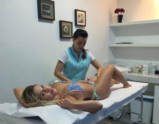 Renata Dávila feet photo thumbnail