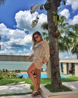 Renata Dávila feet photo thumbnail