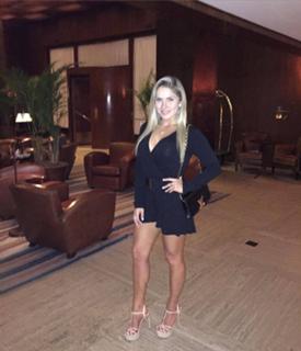 Renata Dávila feet photo thumbnail