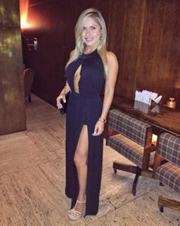 Renata Dávila feet photo thumbnail